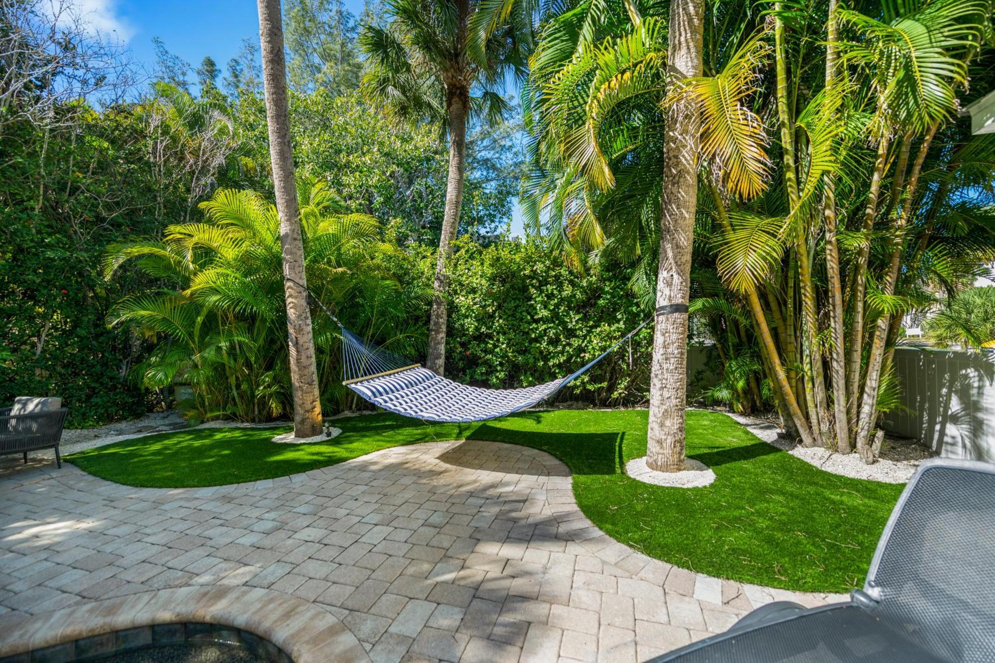 Sandy Pants - Designer Beach Chic Home Steps To Beach Backyard Oasis W Heated Pool Анна-Мария Экстерьер фото