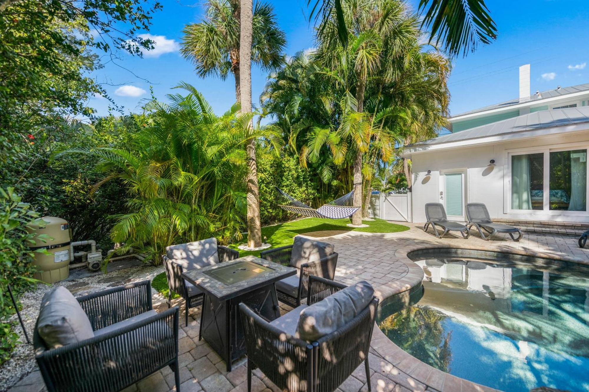 Sandy Pants - Designer Beach Chic Home Steps To Beach Backyard Oasis W Heated Pool Анна-Мария Экстерьер фото