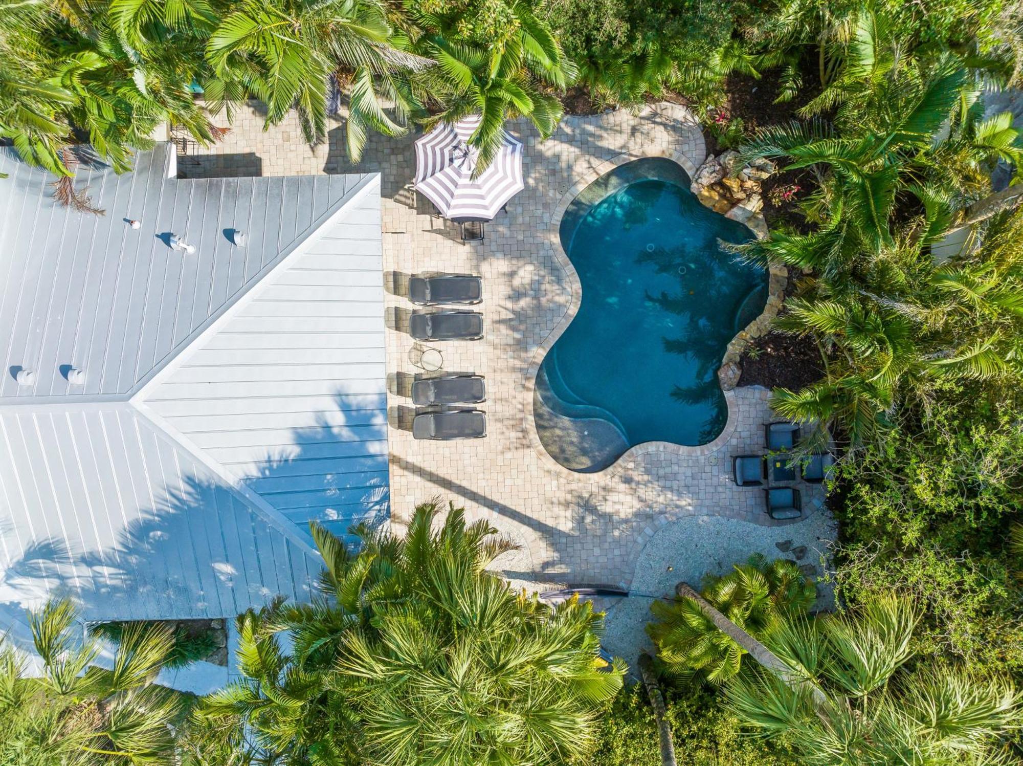 Sandy Pants - Designer Beach Chic Home Steps To Beach Backyard Oasis W Heated Pool Анна-Мария Экстерьер фото